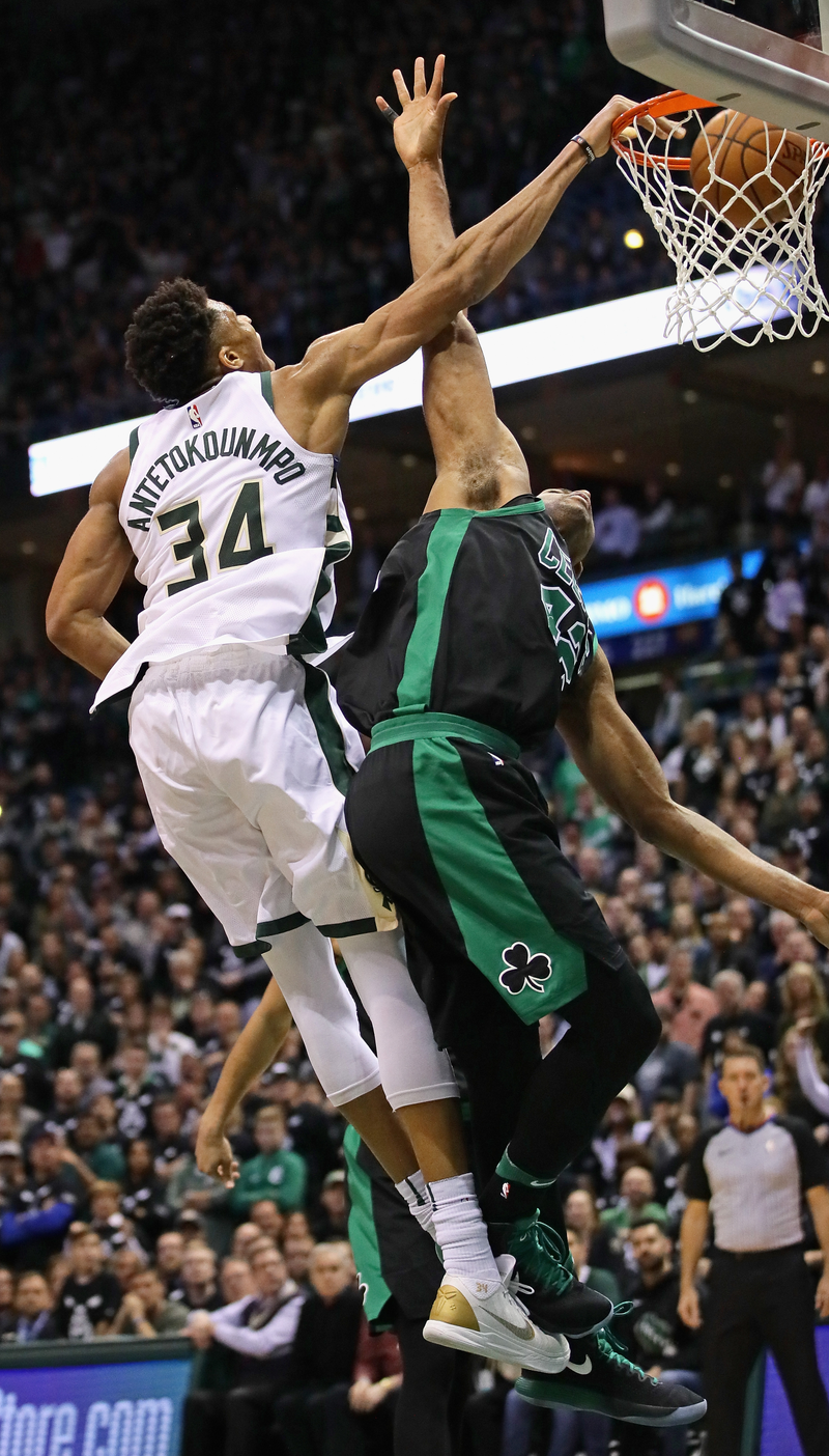 Illustration for article titled Giannis Antetokounmpo Baptized Al Horford And The Photos Were Beautiful